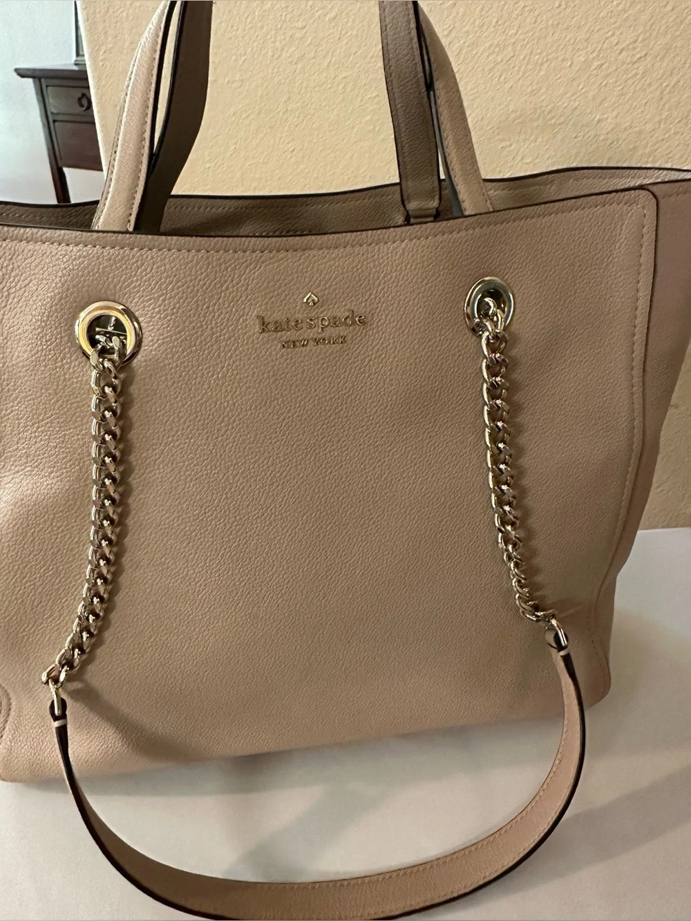 Kate Spade New York Pebbled Leather Tote Bag Neutral Beige Gold Chain